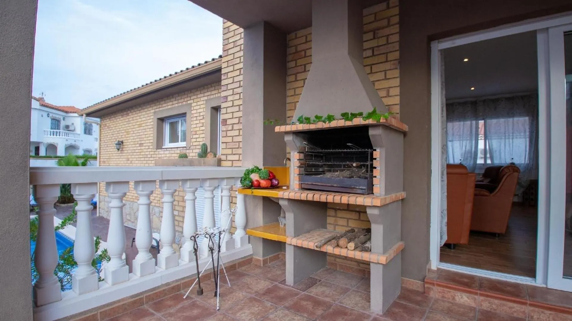 Ferienhaus Mit Privatpool Fuer 8 Personen Ca 135 Qm In Miami Platja, Costa Dorada Miami Playa 0*,  Spain